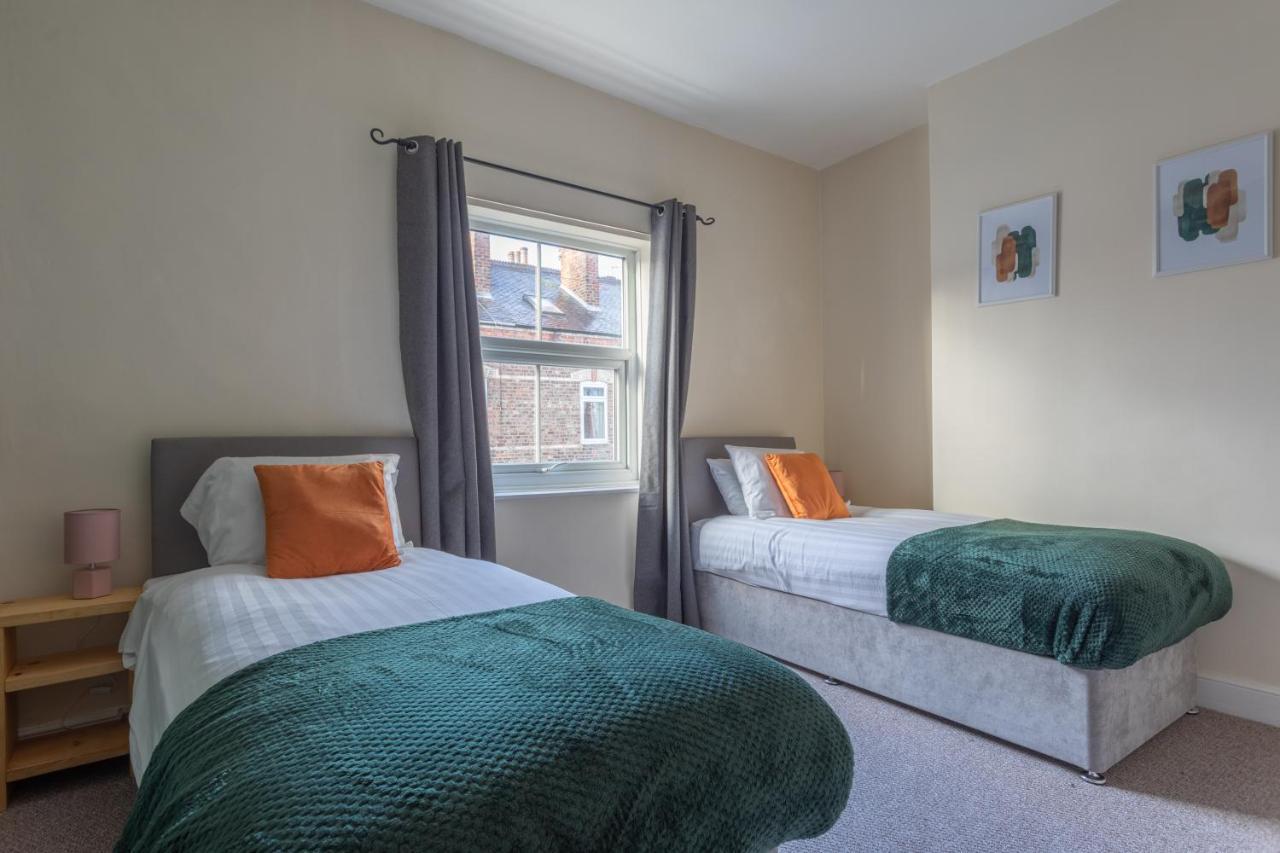 Milton Stays - Cosy 2 Bed House, 15 Min Walk To York City Center, For Up To 6 - With Period Features, Fireplace, Superfast Wi-Fi, Private Garden, Free On Street Parking Exteriör bild
